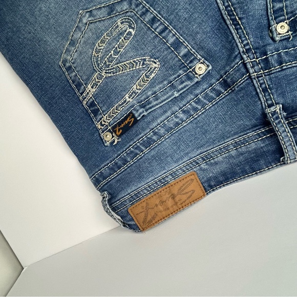 Seven7 Denim Distressed Blue Jean Shorts Size 4 Women's - Picture 3 of 8